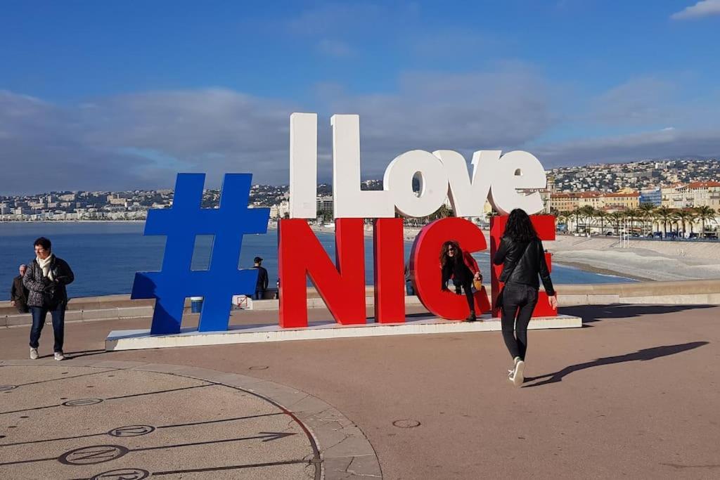 Studette En Plein Coeur Du Vieux Appartement *