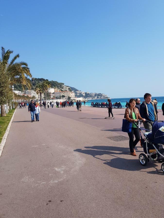 Studette En Plein Coeur Du Vieux Nice